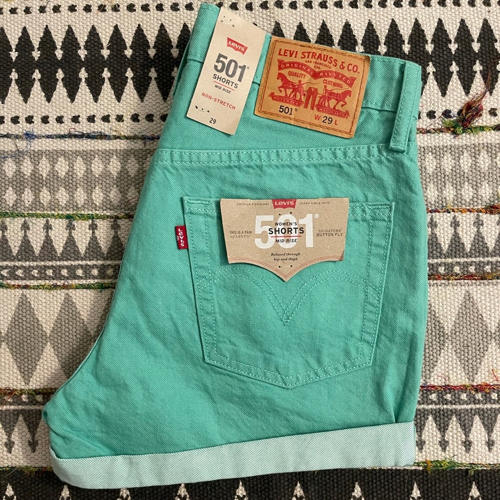 -SOLD- Levi’s 501 Mid Rise Shorts